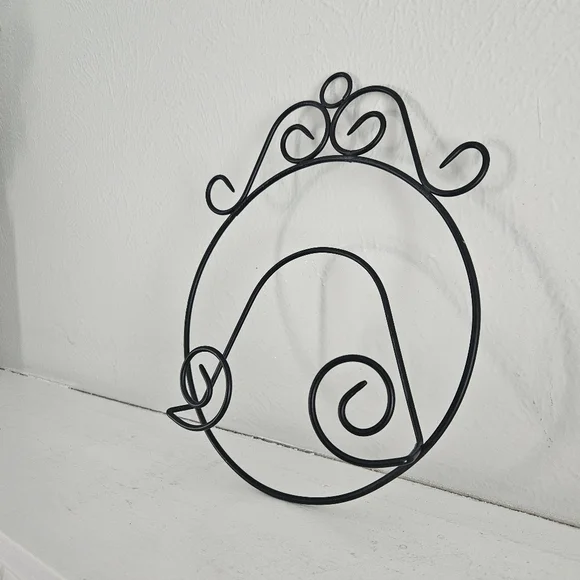 Vintage Black Ornate Round Single Plate Wall Display Holder - Picture 3 of 5